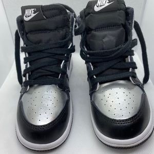 AIR JORDAN 1’s